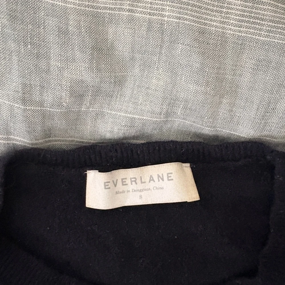 Everlane Women's Navy Cashmere Crew Neck Sweater - Picture 3 of 6